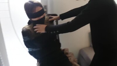 蒙眼捆绑，体验窒息快感